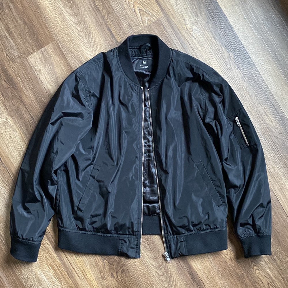 Like New Threadfast Unisex Black Bomber Jacket